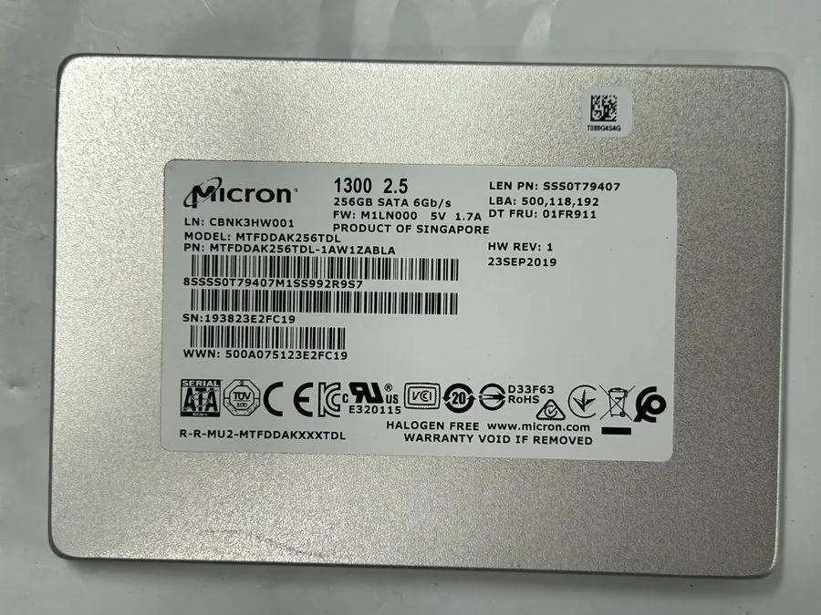 SSD-накопитель 256GB SSD 6Gb/s SATA Micron MTFDDAK256TDL FRU: 01FR911 — фото лота 1