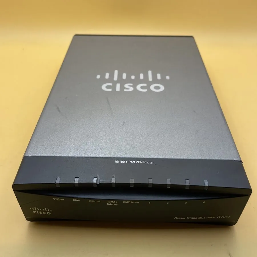 Маршрутизатор Cisco Small Business RV042 Gigabit Dual WAN VPN Router No AC adapt