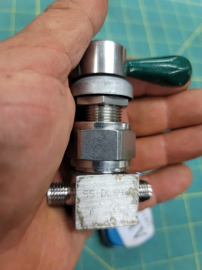 Клапан Swagelok Ss-dls4 High Purity High Pressure Diaphragm Sealed Valve 1/4 — фото лота 1