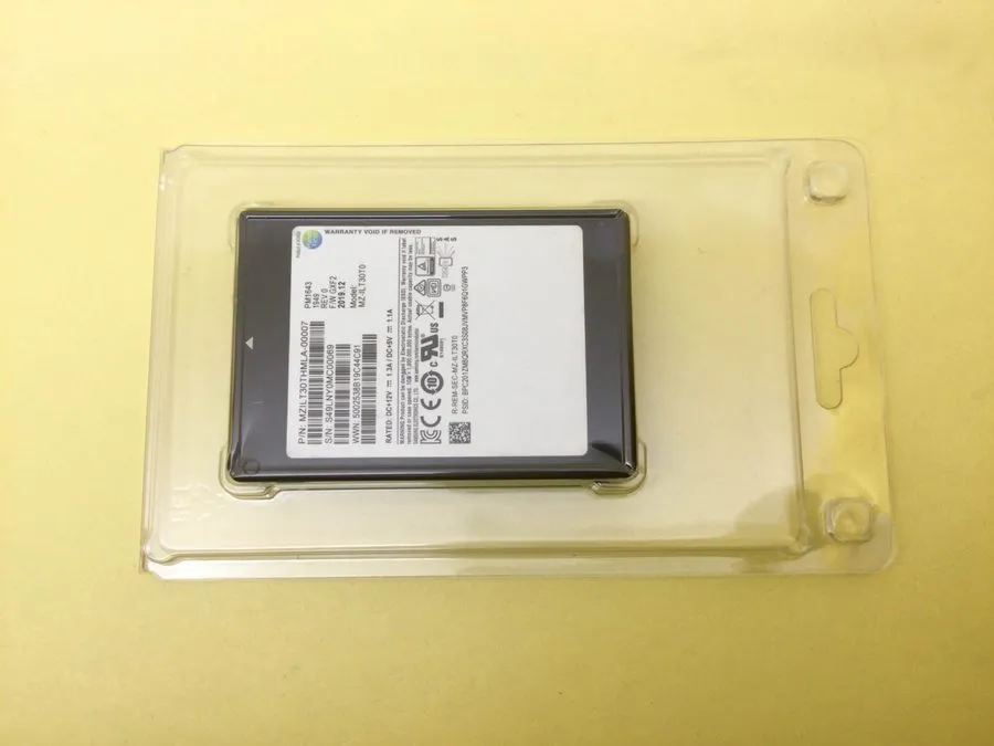 SSD-накопитель MZ-ILT30T0 Samsung PM1643 30.72TB SAS 12Gb/s 2.5in SSD MZILT30THM