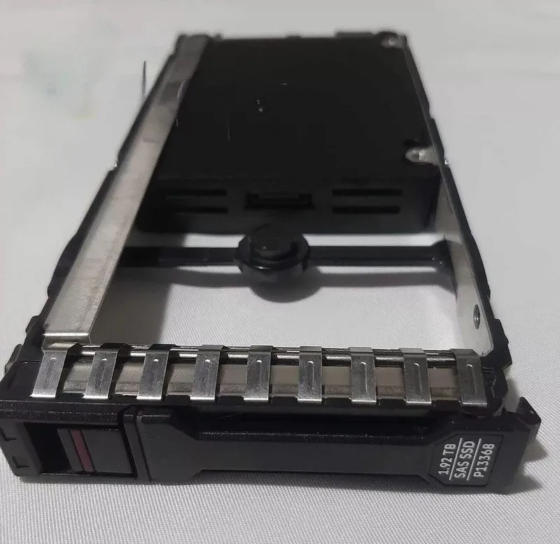 SSD-накопитель HPE 1.92TB SAS P13368-001 R0P95A 2.5'' Primera 600 SSD Solid Stat