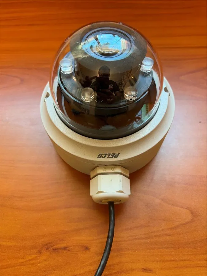Камера Pelco IME322-1RS 3MP Sarix Enhanced 3mp Indoor Dome Camera With 9-22mm Le — фото лота 2