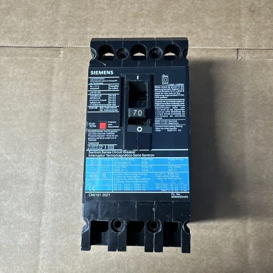 Автоматический выключатель Siemens ED63B070 Circuit Breaker 3 Pole 70A 600V Sent