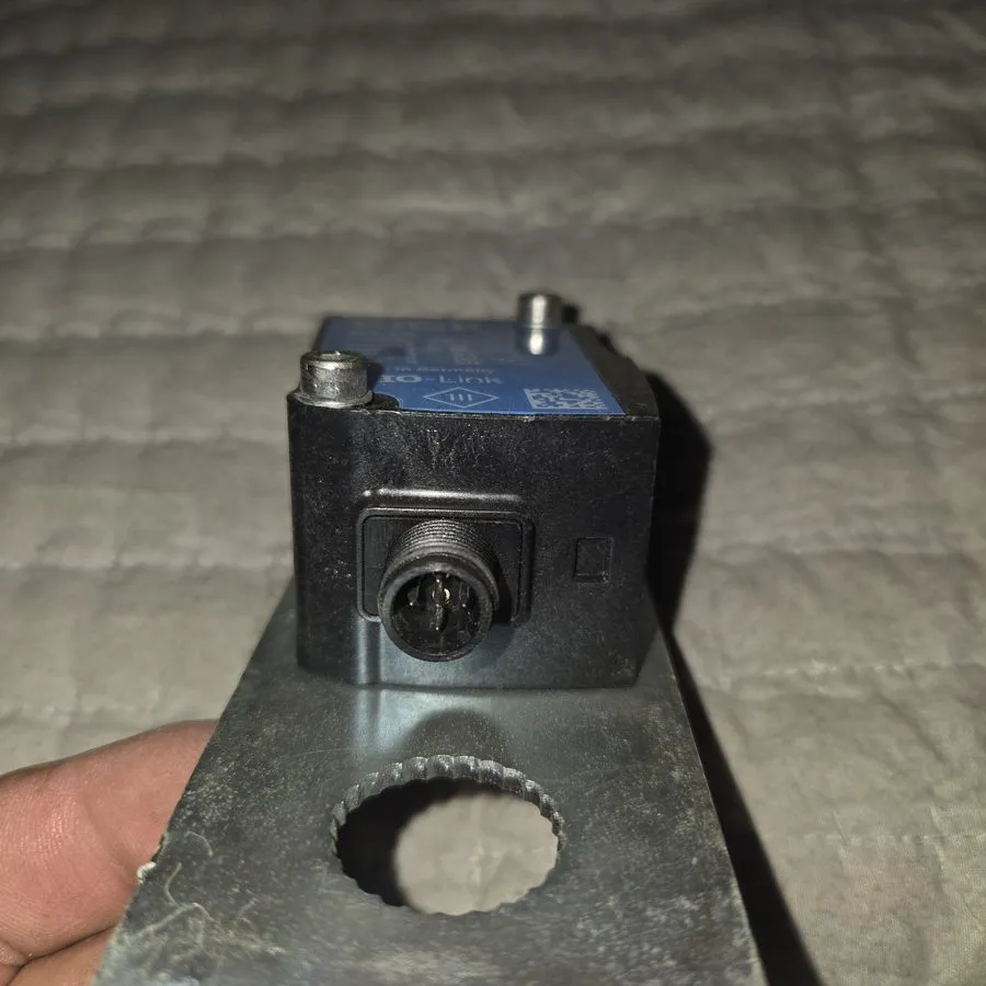 Фотоэлектрический датчик Sick DT35-B15251 Safety Mid Range Distance Sensor Photo — фото лота 1