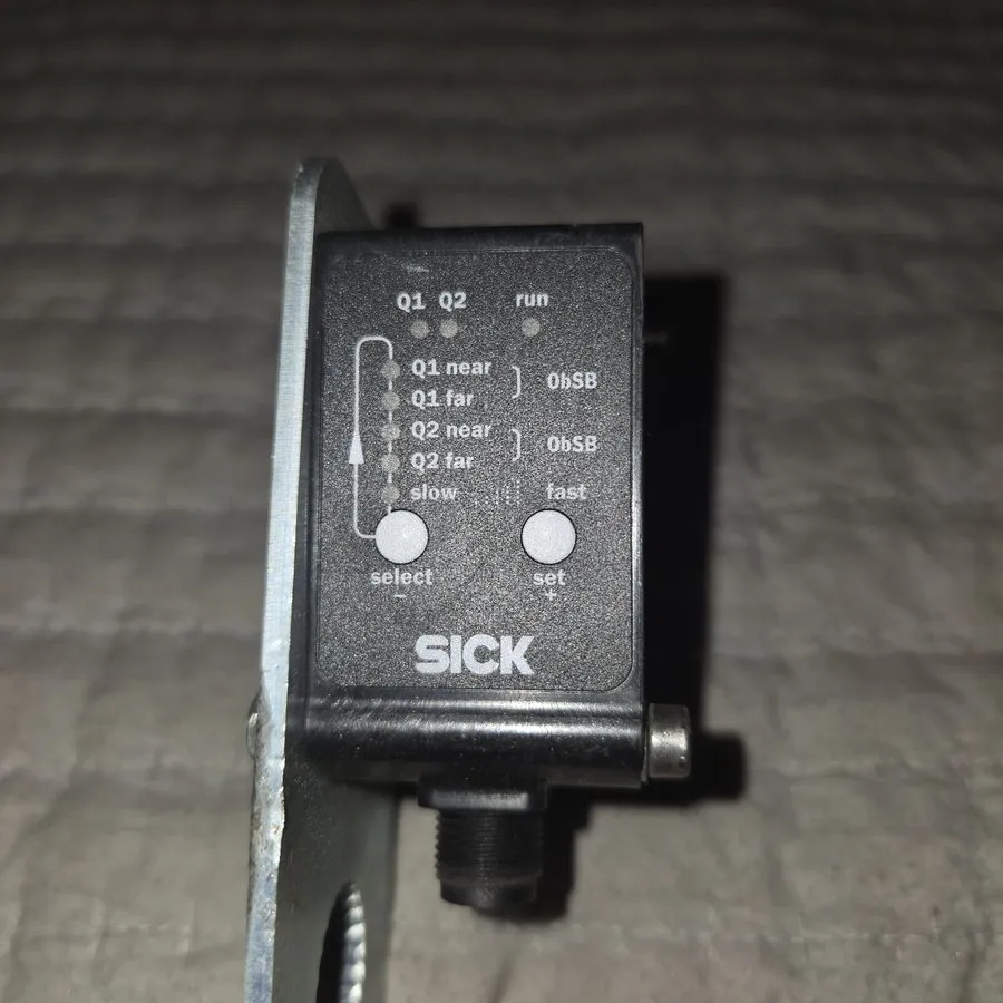 Фотоэлектрический датчик Sick DT35-B15251 Safety Mid Range Distance Sensor Photo — фото лота 2