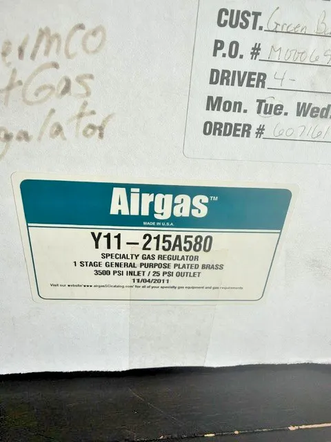 Трубопроводная арматура AIRGAS MODEL Y11-215A580 SPECIALTY GAS REGULATOR 3500 PS