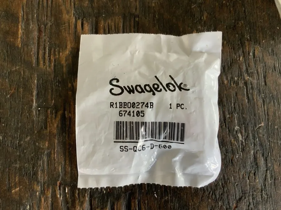 Клапан Swagelok SS-QC6-D-600 QUICK CONNECT STEM W/VALVE 0.5 Cv 3/8 in. Fitting — фото лота 1