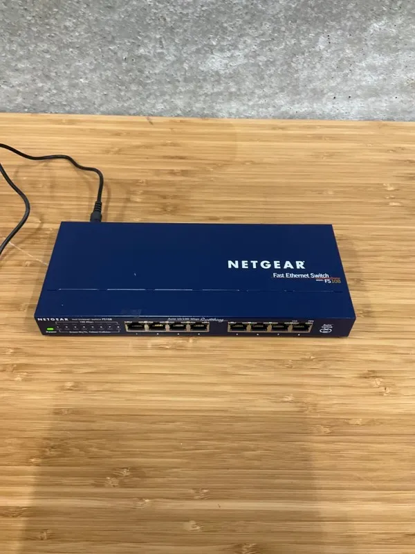 Коммутатор Netgear Prosafe 8-PORT Fast Ethernet Switch Desktop Switch FS108