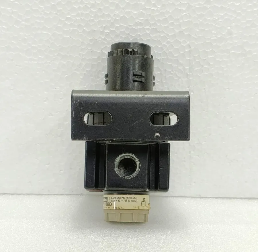 Трубопроводная арматура Parker Air Pressure Regulator 1/4 NPT 250 PSI Prep-Air I — фото лота 1