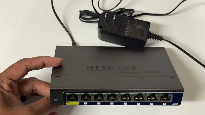 Коммутатор NetGear ProSafe GS108T v2 8-Ports External Ethernet Switch FREE S/H