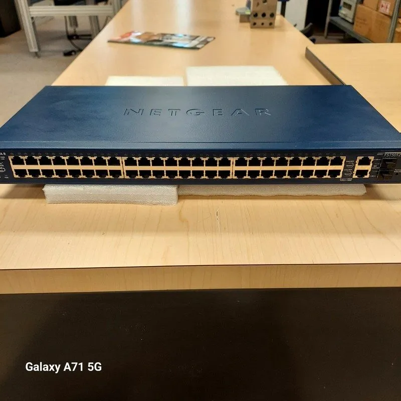 Коммутатор NetGear ProSafe (FS750T2) 48-Ports Rack-mountable Ethernet Switch