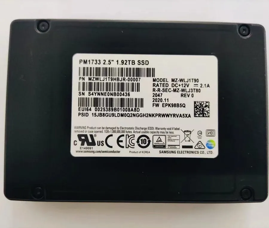 SSD-накопитель Samsung PM1733 1.92TB SSD U.2 NVME PCIE 4.0 X4 MZ-WLJ1T90 MZWLJ1T