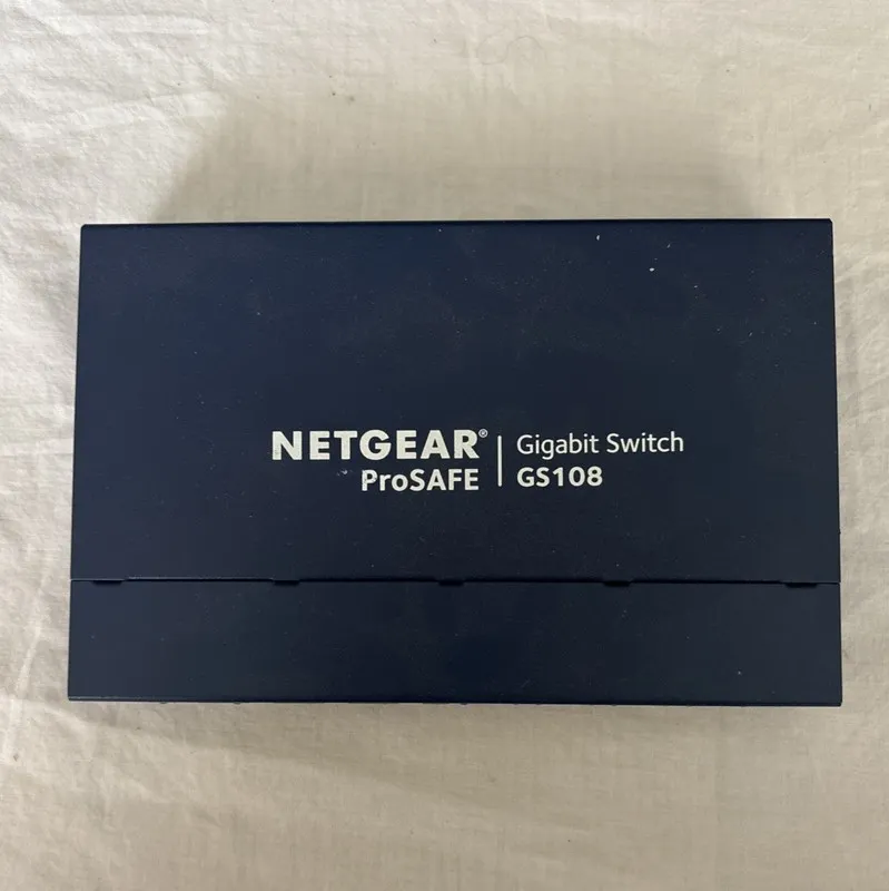 Коммутатор NETGEAR GS110TPv3 8 Port Gigabit PoE+ Ethernet Smart Switch 2 SFP GS1