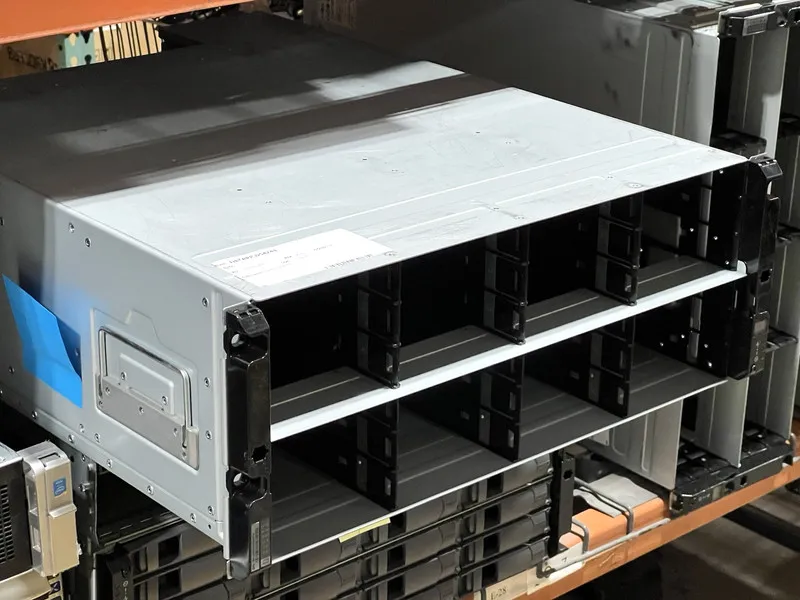 Жёсткий диск NetApp DS4243 24-Bay 3.5" Disk Shelf Storage Array-No HDD/Caddies/P