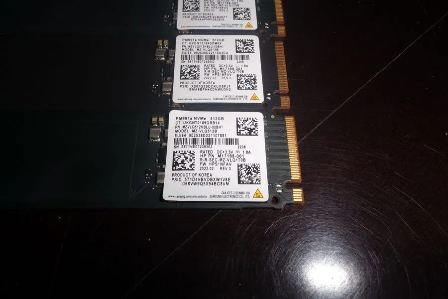 SSD-накопитель Samsung PM991a 512GB NVMe M.2 SSD MZVLQ512HBLU-00BH1 MZ-VLQ512B