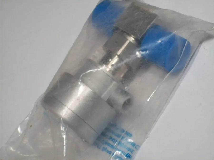 Клапан Swagelok Bellows Sealed Valve SS-4BK-V51-1C, 1/4" Female VCR