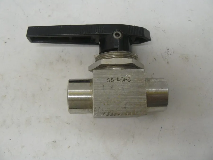 Клапан Whitey SS-45F8 Stainless Steel Ball Valve 1/2" NPT 2500 PSI