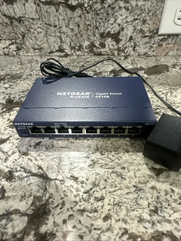 Коммутатор NETGEAR GS108 ProSafe (GS108-400NAS) 8 Port Standalone Gigabit Ethern