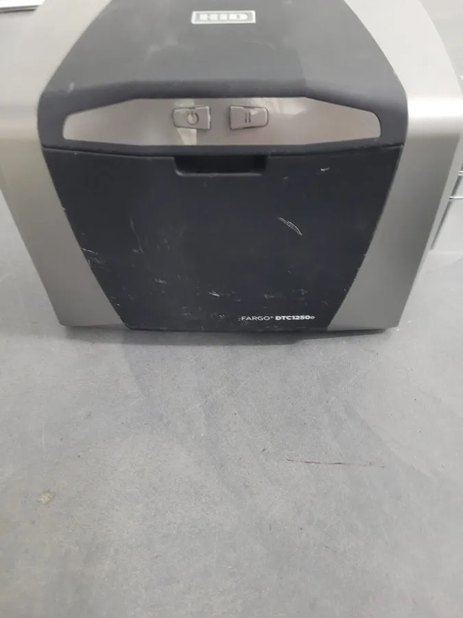 Принтер этикеток Fargo DTC1250e Dual Sided ID Card Printer & Complete Supplies P — фото лота 2