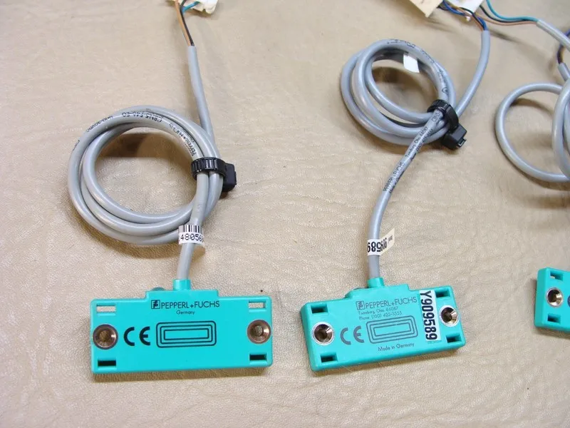 Датчик приближения PEPPERL+FUCHS CBN5-F46-E0 capacitive proximity switch sensor