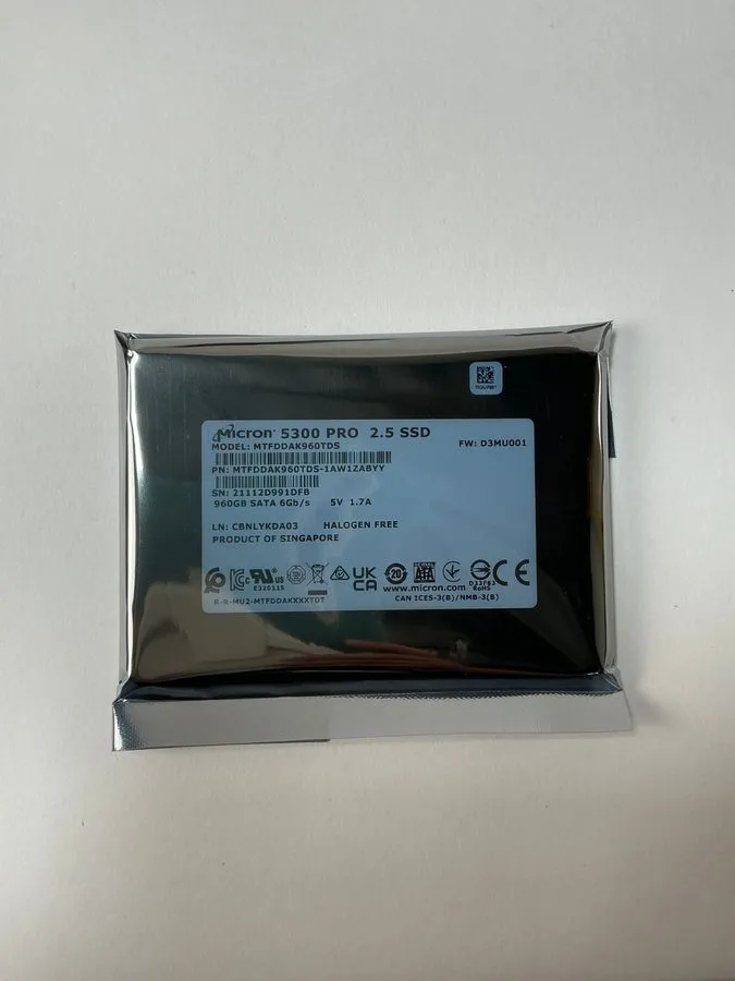 SSD-накопитель Dell Micron 960GB SATA 6Gb/s Enterprise SSD MTFDDAK960TDS DP/N 0C