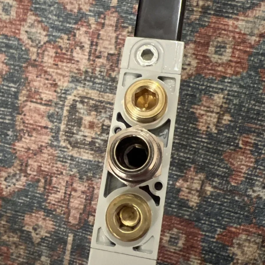 Электромагнитный клапан Numatics L23BA4520000030 Pneumatic Solenoid Valve 120VAC — фото лота 2