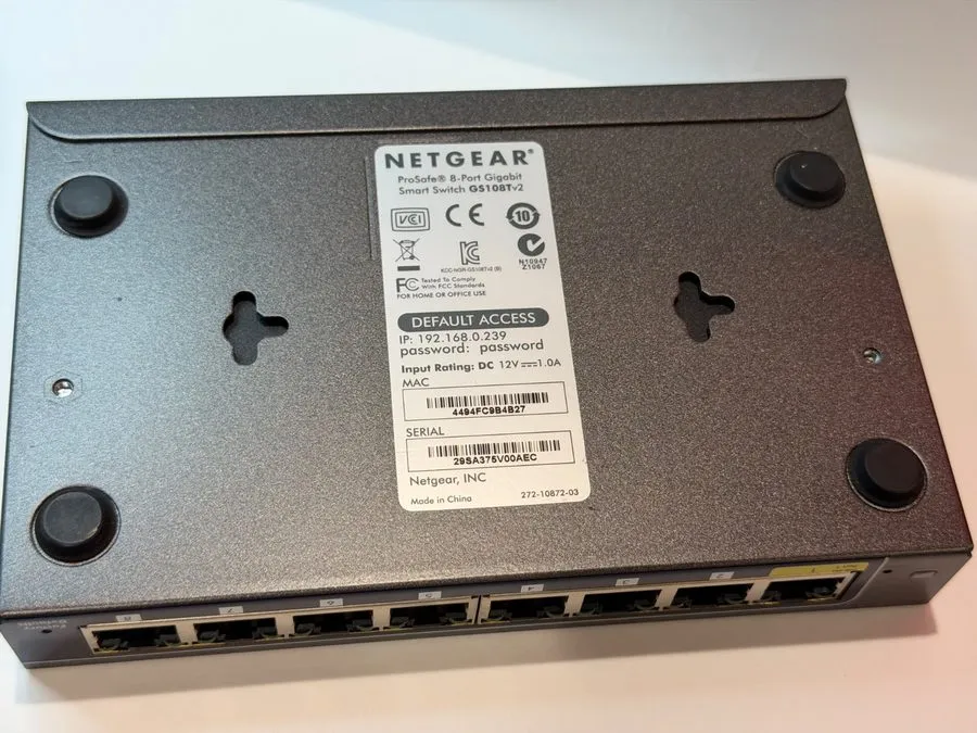 Коммутатор NETGEAR GS108TV2 8-Port Gigabit Ethernet Smart Switch with 1 PD Port  — фото лота 2