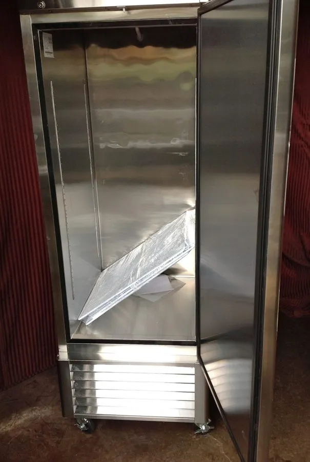 Морозильный шкаф Atosa MBF8501GR 27" One Solid Door Bottom Mount Reach-In Freeze