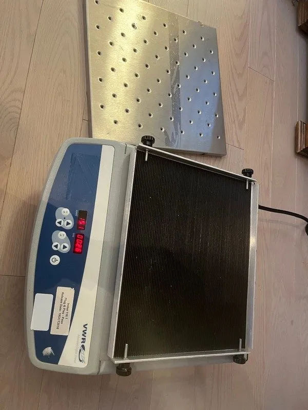 Шейкер VWR Advanced Laboratory Digital Platform Plate Shaker plate flask 89032-0 — фото лота 1