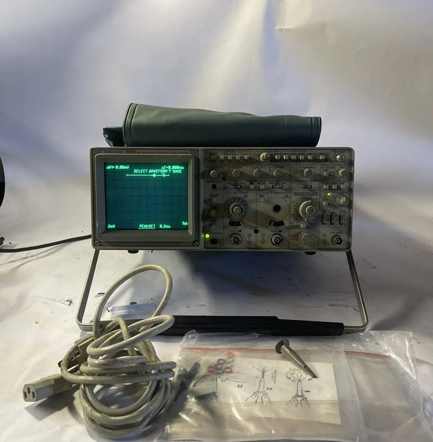 Осциллограф Tektronix 2230 100mhz Digital Storage Oscilloscope (YTH44)