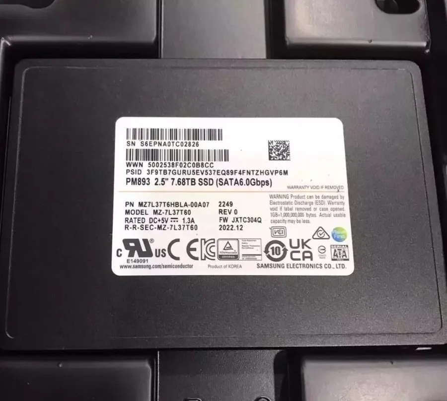 SSD-накопитель Samsung MZ7L37T6HBLA-00A07 PM893 7.68TB SATA 2.5" Internal Enterp