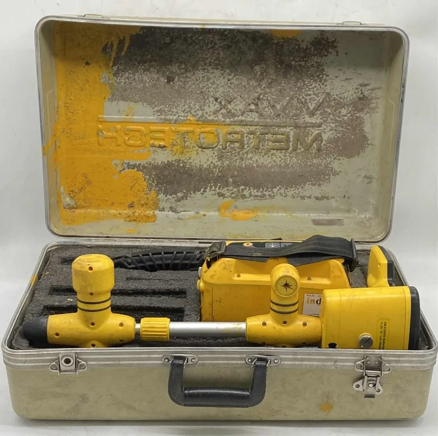 Трассоискатель Vivax Metrotech VM-850 Cable & Pipe Locator Kit w/ VM850-TX & VM8 — фото лота 2