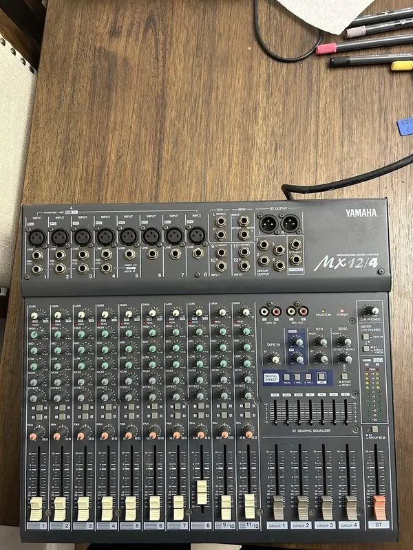 Микшерный пульт Yamaha MX12/4 12-Channel 4-Bus Analog Mixing Console DJ Audio 38 — фото лота 1