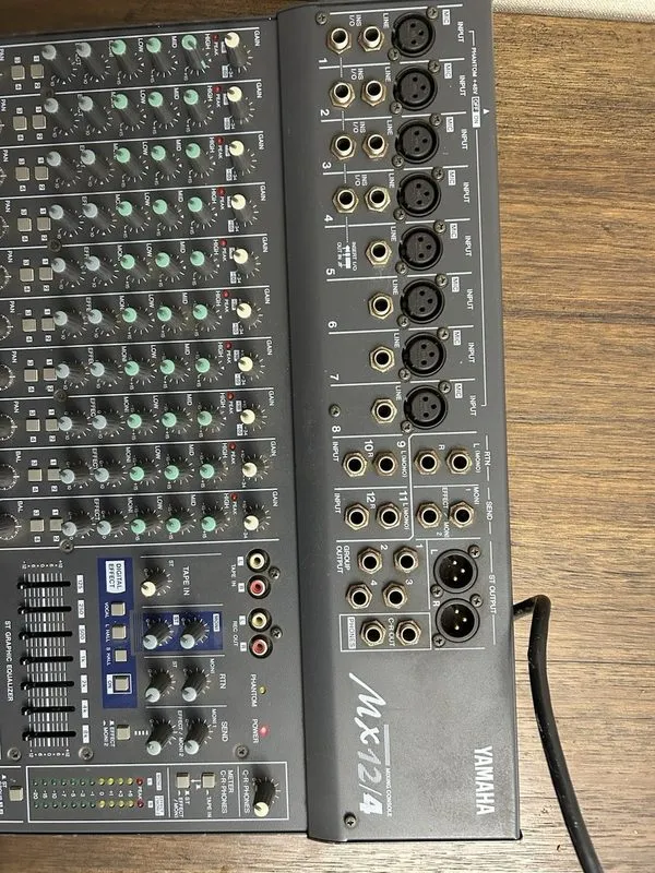 Микшерный пульт Yamaha MX12/4 12-Channel 4-Bus Analog Mixing Console DJ Audio 38 — фото лота 4