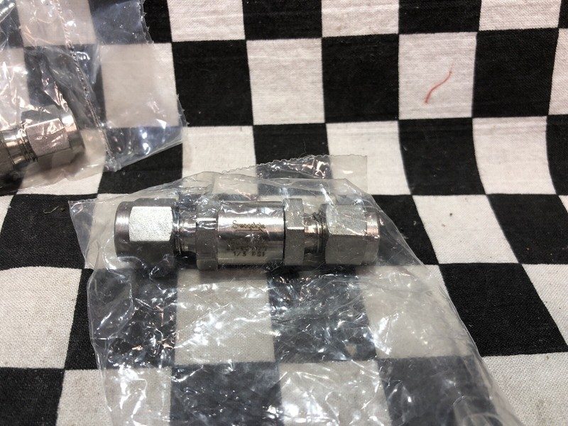 Клапан SWAGELOK SS-4C-1/3, Poppet Check Valve 1/4" 1/3 PSIG
