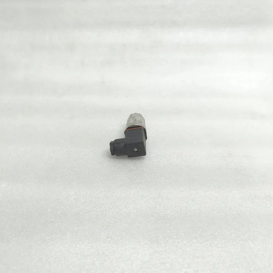 Датчик давления DANFOSS MBS 3100 PRESSURE TRANSMITTER 060G1466 0-16 BAR 4-20mA