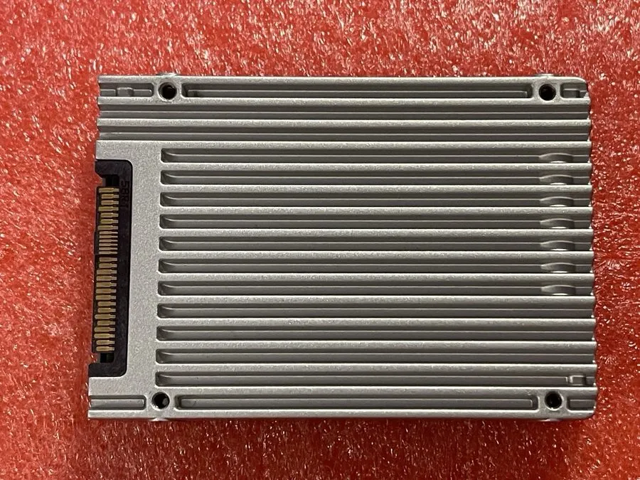 SSD-накопитель 400 GB Intel DC P3700 2.5" SSD NVMe PCIe 3.0 Gen 3 x 4 U.2 SSDPE2 — фото лота 2