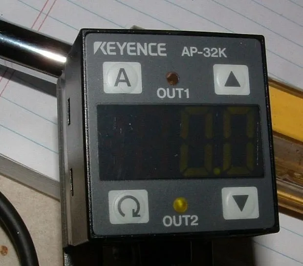 Датчик давления Keyence AP-32K Pressure transmitter 0 to -14.5 PSIG