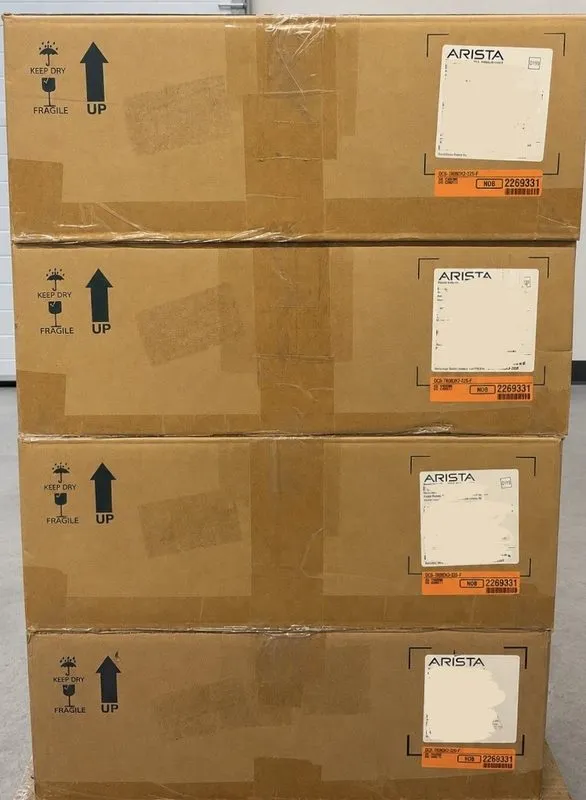 Коммутатор Arista DCS-7060CX2-32S-F 32x 100GbE QSFP28 + 2x 10GbE SFP+ L3 Switch — фото лота 1