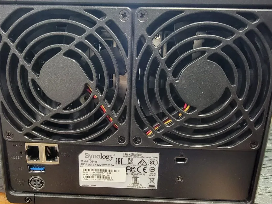 Сетевое хранилище Synology DS418 4-Bay Network Attached Storage Enclosure