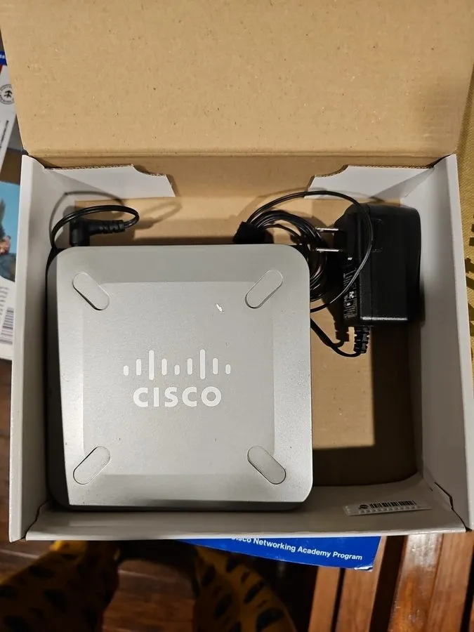 Коммутатор Cisco (SG100D-08) 8-Ports Desktop Ethernet Switch