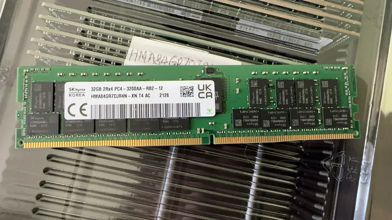 Модуль памяти SK hynix 32GB DDR4-3200 ECC RDIMM 2Rx4 PC4-25600 RAM HMA84GR7DJR4N