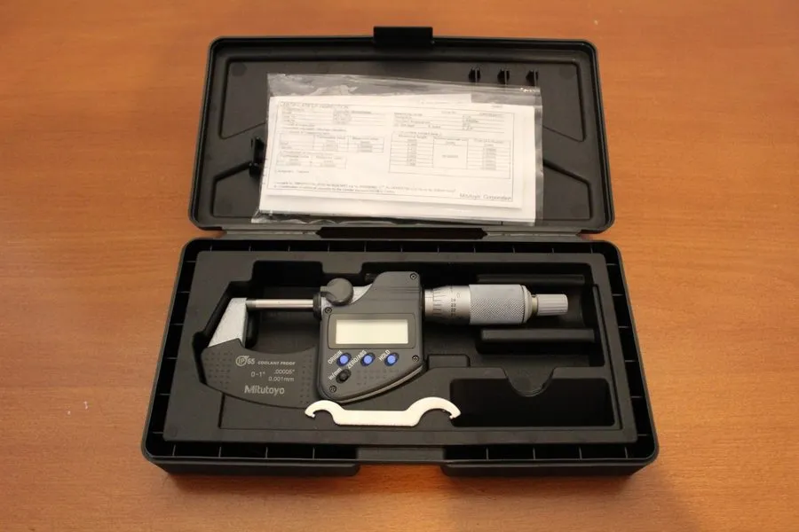 Микрометр Mitutoyo 293-340-30 Digital Micrometer Coolant Proof IP65 0-1" 0.00005