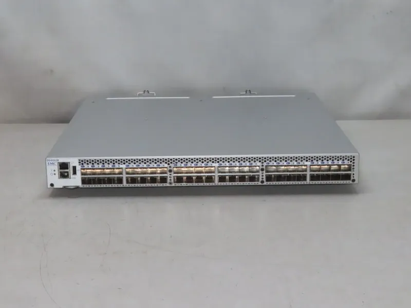 Коммутатор EMC Brocade 16GB Fibre Optic Channel FC SAN Switch 24 DS-6510B 100-65