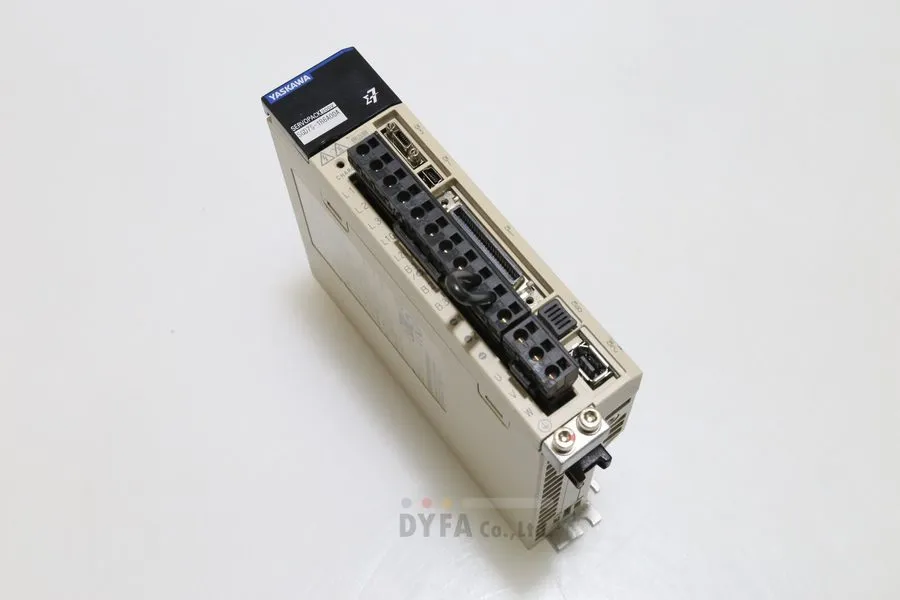 Сервопривод YASKAWA SGD7S-2R8A00A SERVOPACK 400W DRV-I-2393=2I34
