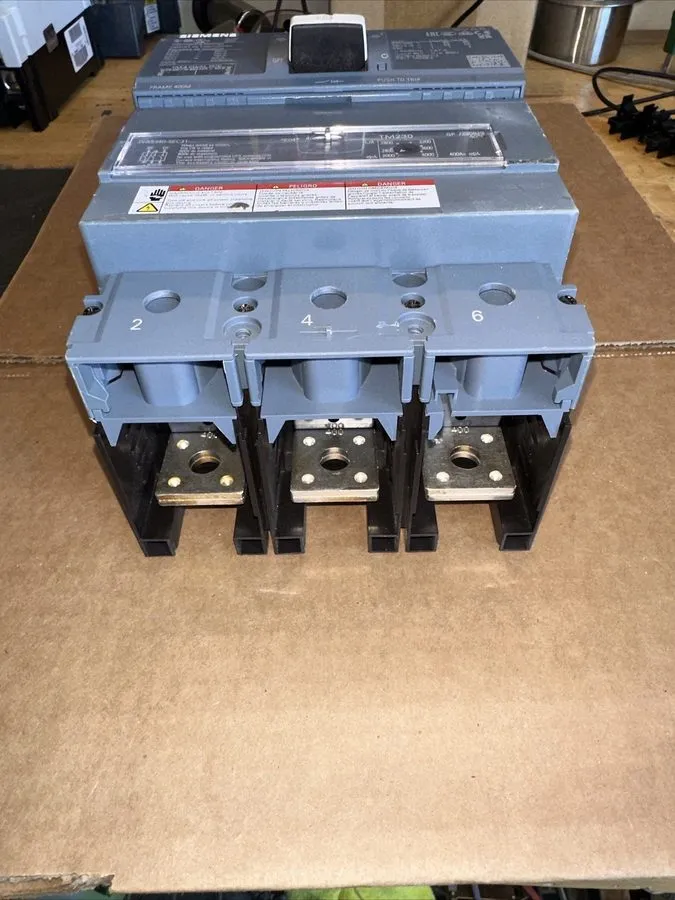 Автоматический выключатель Siemens 3VA5340-5EC31-0AA0 Bolt On Circuit Breaker 40