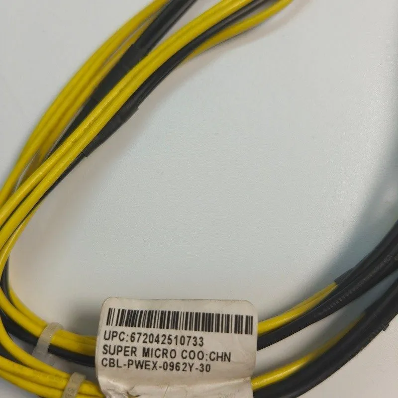 Кабель Supermicro 12VHPWR (2x6) to McHi 8-pin (2x4Y) 30cm Cable (CBL-PWEX-0962Y- — фото лота 1