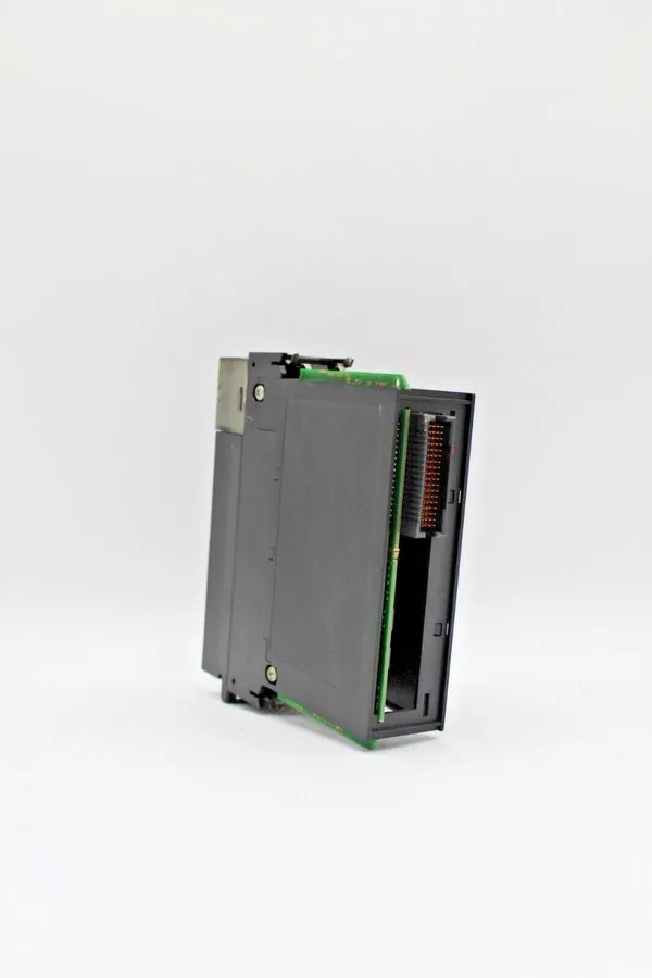 Модуль ввода-вывода Allen-Bradley ControlLogix 1756-OF8/A 8 Analog Output Module