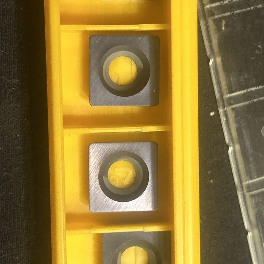Режущий инструмент Kennametal SPEB422 SPCB 12 03 08 KC725M Carbide Insert (Z46)