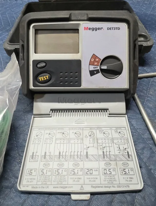 Тестер Megger DET3TD 3-terminal Ground Resistance Tester With Case